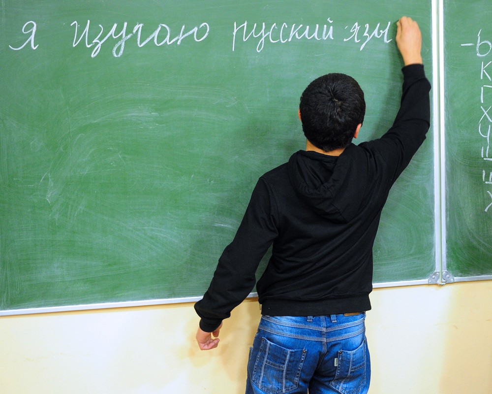 Министр культуры РФ убежден в том, что в школьной программе для русского языка надо отводить больше учебного времени