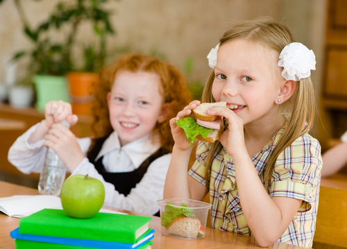 Американские ученые доказали, что завтрак положительно сказывается на умственных способностях ребенка
